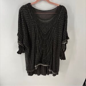 Art to wear two piece tab sleeve under tunic and knit mesh overlay gray black